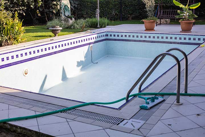 swimming pool service and repair